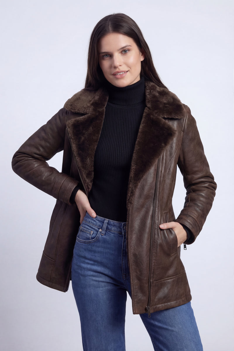 Raquel – Elegancia con forro de borrego – Chaqueta de cuero